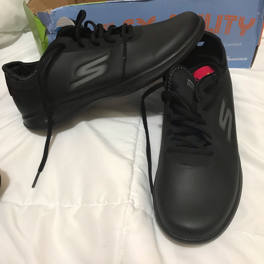 Skechers new sz9,black